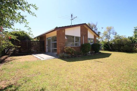 Photo of property in 3/5 Tobruk Crescent, Milford, Auckland, 0620