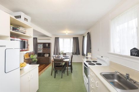 Photo of property in 9 Holland Crescent, Bulls, 4818