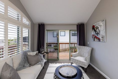 Photo of property in 56 Kakariki Grove, Waikanae, 5036