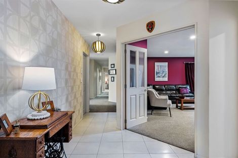 Photo of property in 17 Riverwood Boulevard, Redwood, Christchurch, 8051