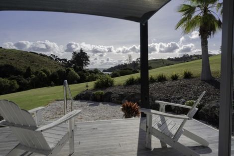 Photo of property in 16 Te Akau Drive, Russell, 0272