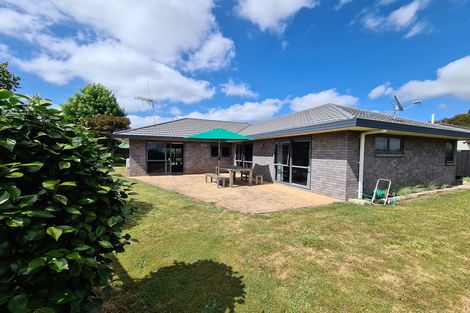 Photo of property in 15 Mangakoea Place, St Andrews, Hamilton, 3200