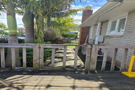 Photo of property in 4 Binsted Road, New Lynn, Auckland, 0600