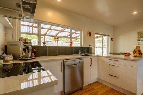 Photo of property in 81 Milton Terrace, Picton, 7220