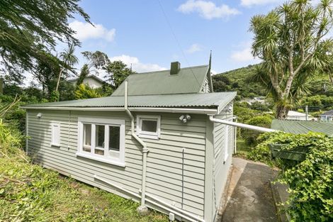 Photo of property in 136 Parkvale Road, Karori, Wellington, 6012