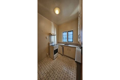 Photo of property in Westhaven Apartments, 8/127 Molesworth Street, Thorndon, Wellington, 6011