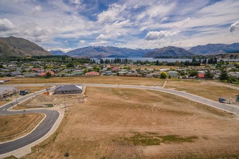 Photo of property in 7 Little Alpha Loop, Wanaka, 9305