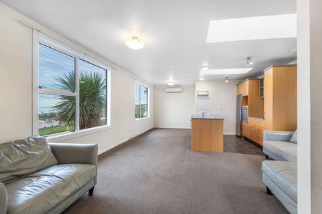 Photo of property in 33 Queen Street, Brighton, Dunedin, 9035