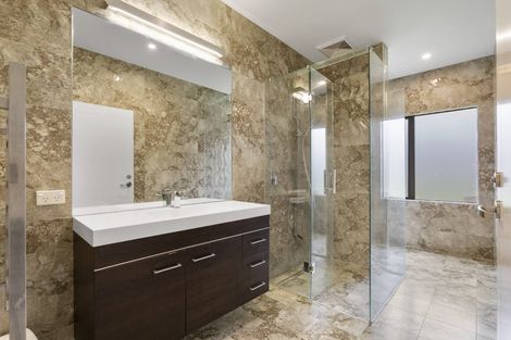 Photo of property in 12 Veale Road, Frankleigh Park, New Plymouth, 4310