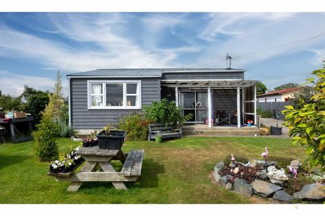 Photo of property in 12 James Street, Waimate, 7980