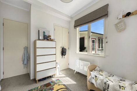 Photo of property in 11 Holgate Avenue, Herald Island, Auckland, 0618