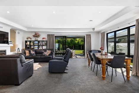 Photo of property in 11 Bridesdale Drive, Lake Hayes, Queenstown, 9304