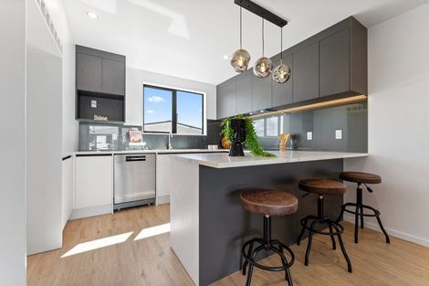 Photo of property in 18a Sylvan Crescent, Te Atatu South, Auckland, 0610