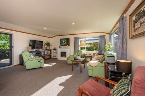 Photo of property in 2 Meadowvale Drive, Levin, 5510