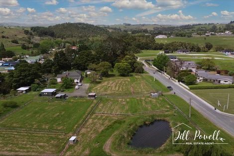 Photo of property in 32 Franklin Road, Paparoa, 0571