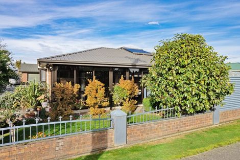 Photo of property in 37 Renfrew Street, Waikiwi, Invercargill, 9810