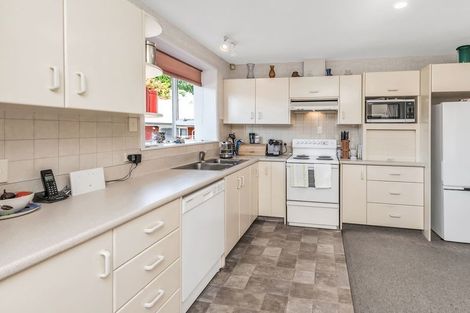 Photo of property in 2/20 Gunns Crescent, Cashmere, Christchurch, 8022