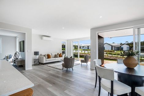 Photo of property in 95 Glenvar Ridge Road, Long Bay, Auckland, 0630