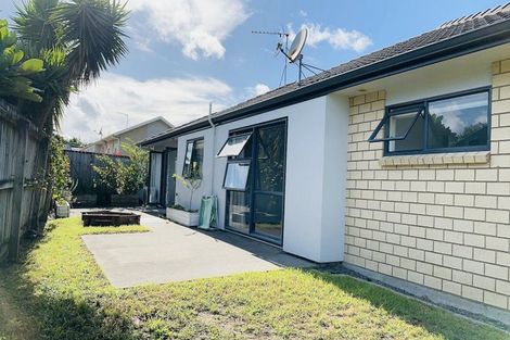 Photo of property in 16 Cathcart Close, Pukekohe, 2120