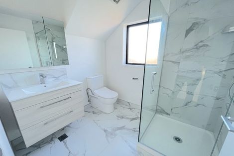 Photo of property in 1/10 Yeovil Road, Te Atatu Peninsula, Auckland, 0610