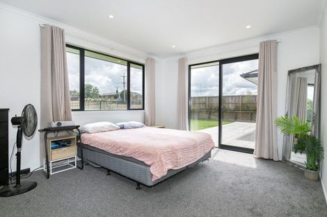 Photo of property in 79 Murray Ward Drive, Te Kauwhata, 3710