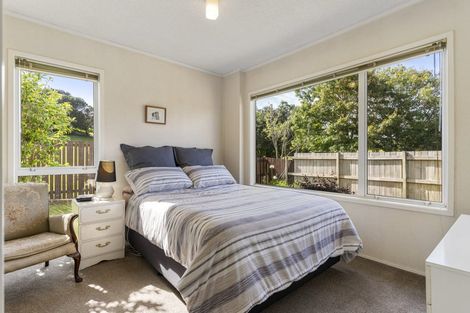 Photo of property in 30 Ganymede Place, Half Moon Bay, Auckland, 2012