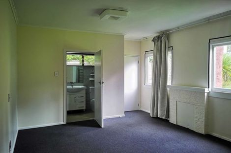 Photo of property in 16a Commodore Parry Road, Castor Bay, Auckland, 0620