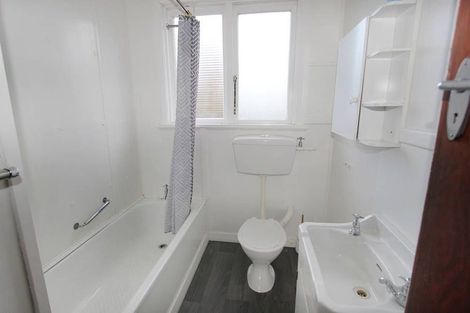 Photo of property in 121 Bay View Road, South Dunedin, Dunedin, 9012