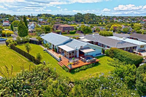 Photo of property in 17 Curacao Place, Half Moon Bay, Auckland, 2012