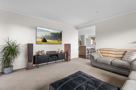 Photo of property in 25 Morepork Way, Papamoa, 3183