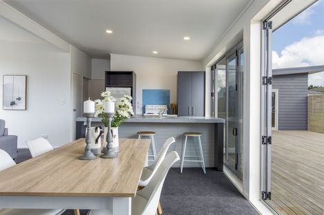 Photo of property in 24 Omana Avenue, Shelly Beach, Helensville, 0874