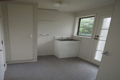 Photo of property in 4 St Catherine Crescent, West Harbour, Auckland, 0618