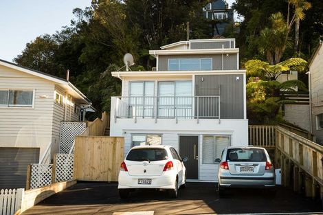 Photo of property in 76 Simla Crescent, Khandallah, Wellington, 6035