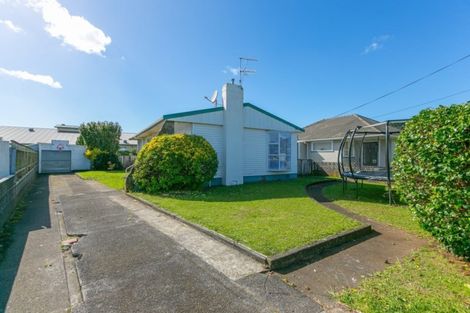 Photo of property in 31 Trafalgar Street, Westown, New Plymouth, 4310