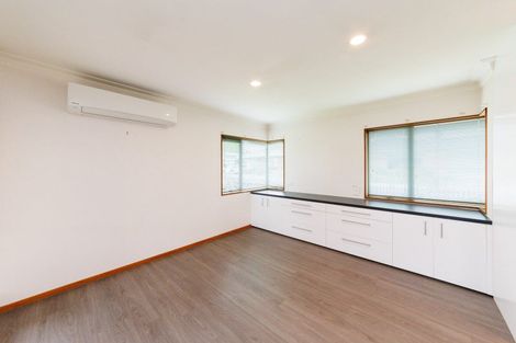 Photo of property in 9 Edgecombe Court, Roslyn, Palmerston North, 4414