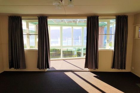 Photo of property in 19 Ranui Crescent, Diamond Harbour, Lyttelton, 8971