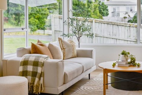 Photo of property in 1/20 Celeste Place, Totara Vale, Auckland, 0627