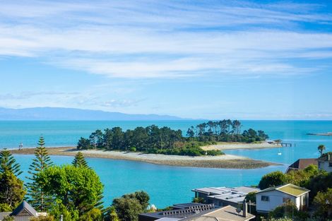 Photo of property in 2 The Cliffs, Britannia Heights, Nelson, 7010