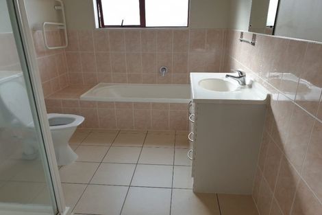 Photo of property in 8 Shah Place, Glen Eden, Auckland, 0602