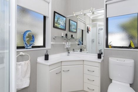 Photo of property in 60 Oteki Park Drive, Welcome Bay, Tauranga, 3112