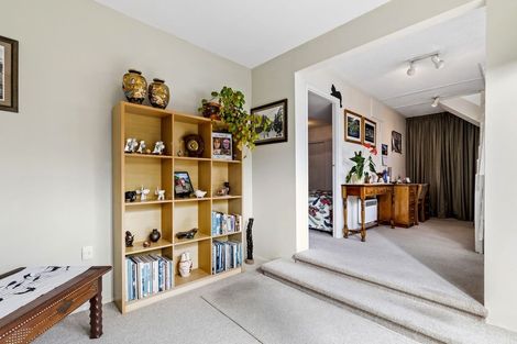 Photo of property in 2/4 Celina Place, Browns Bay, Auckland, 0630