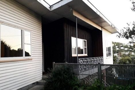 Photo of property in 27 Tio Tio Road, Miramar, Wellington, 6022