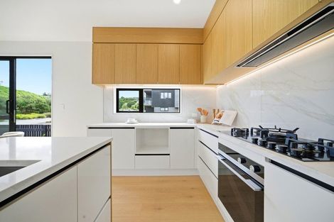 Photo of property in 15 Nerita Place, Long Bay, 0630