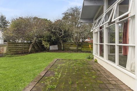 Photo of property in 6 Dalry Place, Mangere Bridge, Auckland, 2022