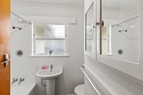 Photo of property in 9 Ely Place, Levin, 5510