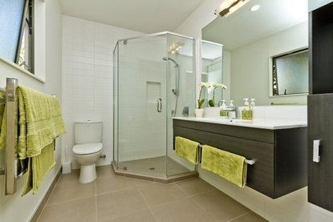 Photo of property in 15 Bush Lane, Northcote Point, Auckland, 0627