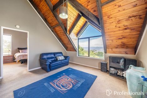 Photo of property in 11 Maungaraki Road, Korokoro, Lower Hutt, 5012