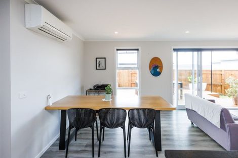 Photo of property in 120 Johnstone Drive, Fitzherbert, Palmerston North, 4410