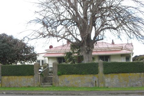 Photo of property in 32 Church Street, Waipawa, 4210