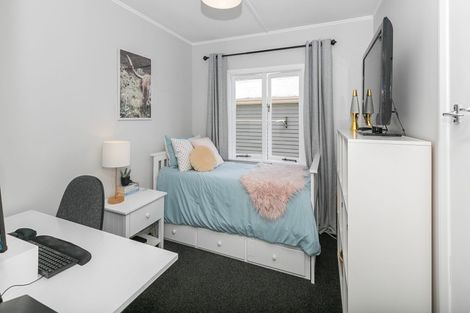 Photo of property in 15 Sandwich Road, St Andrews, Hamilton, 3200